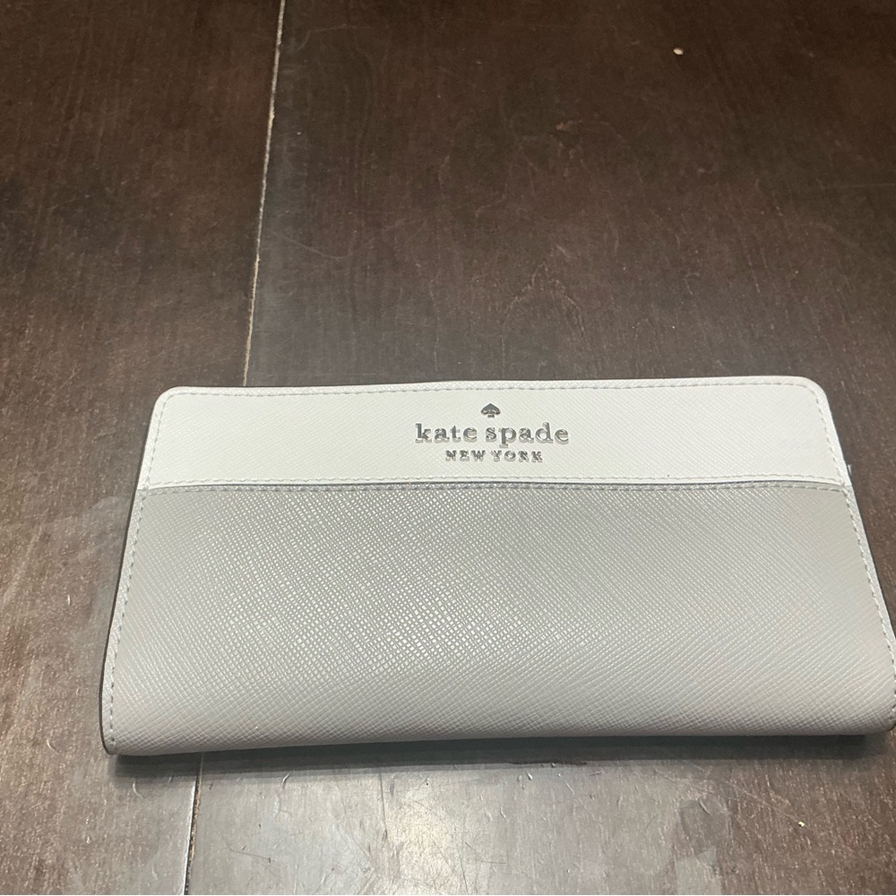 Kate Spade Two-Tone Slim Wallet in Gray and White